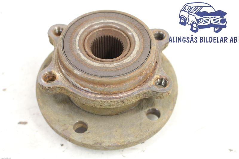 Front hub VW SCIROCCO (137, 138)
