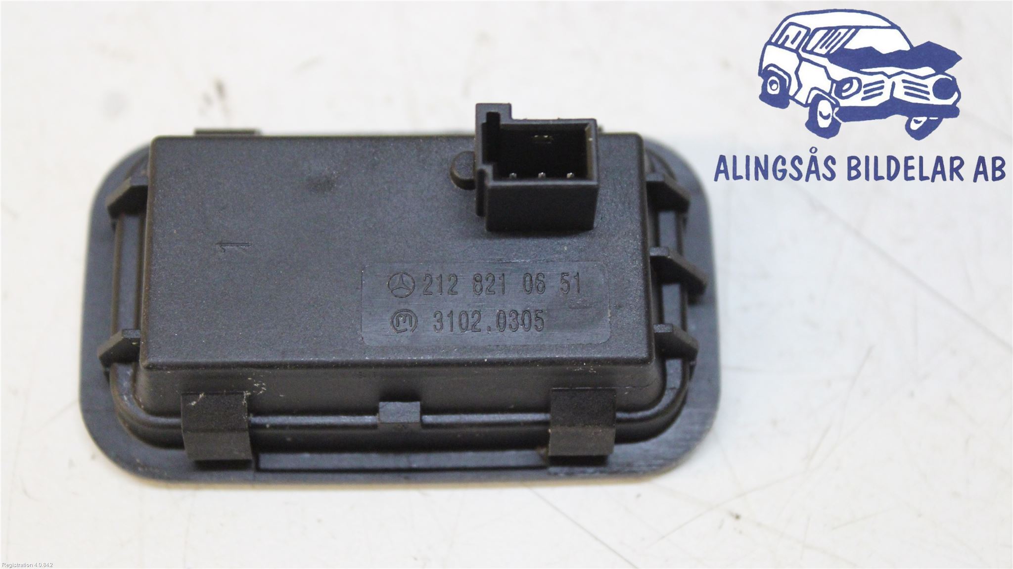 Mercedes-Benz E-CLASS T-Model (S213) Switch - door A2128210651