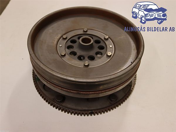 Dual mass flywheel