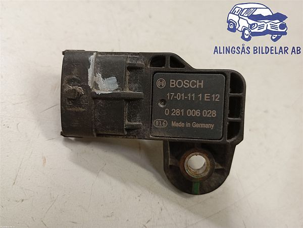 common rail (Injectie) / Verstuiver Brug NISSAN MICRA V (K14)