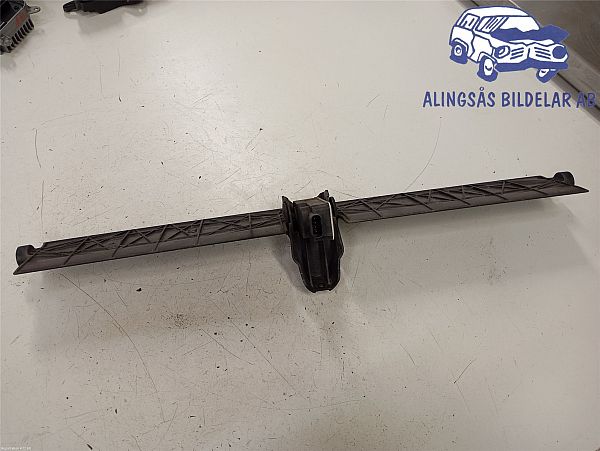 Radiator active air flap actuator