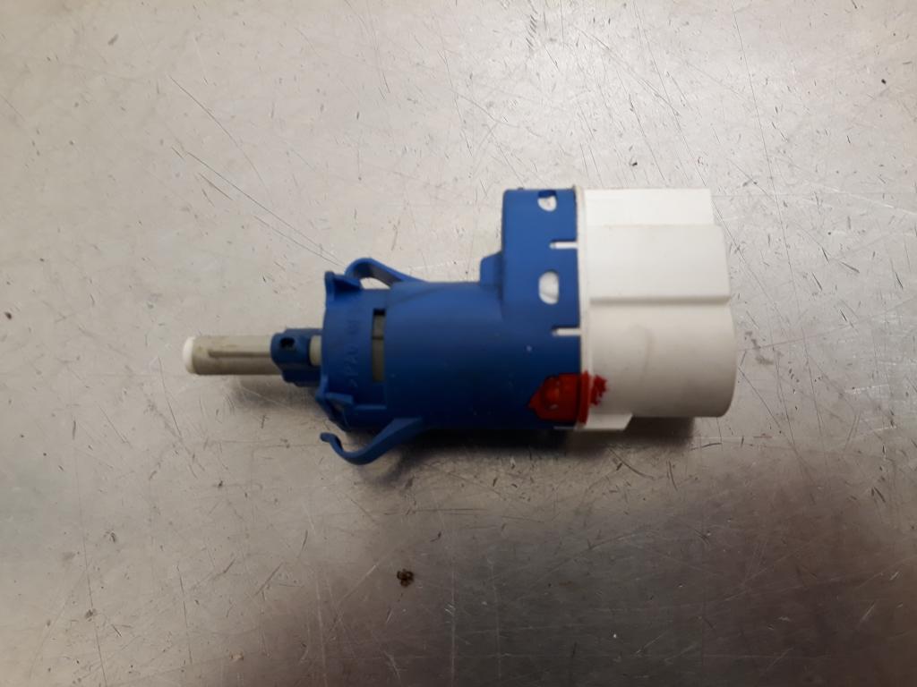 Bremselyskontakt VOLVO S60 II (134)