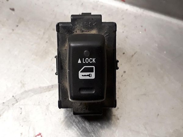 Switch - door LEXUS IS II (_E2_)