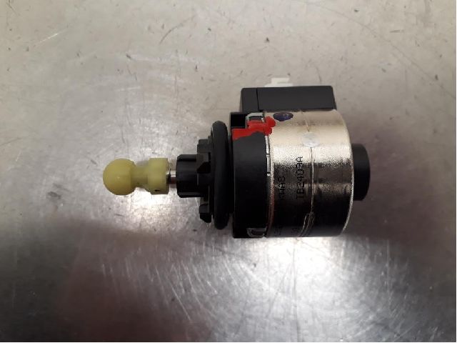 Światła – silnik regulacji VOLVO V40 Hatchback (525, 526)