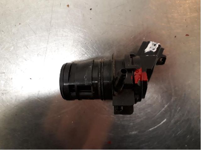 Ruitensproeier pomp / motor TOYOTA IQ (_J1_)