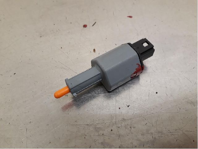 contact feu stop VOLVO XC40 (536)
