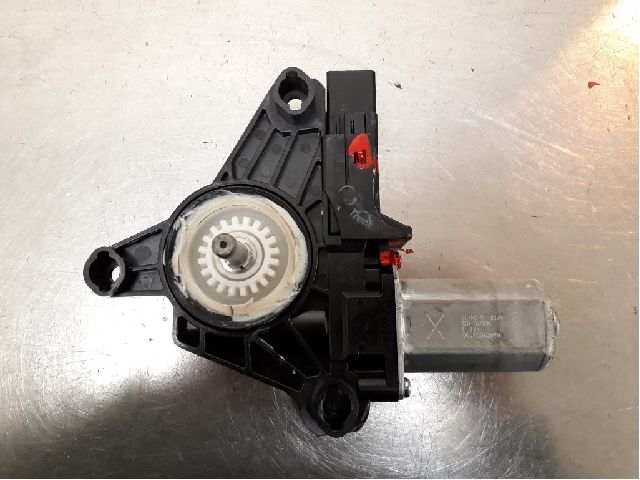 968740102 : Fensterhebermotor - Autoparts24