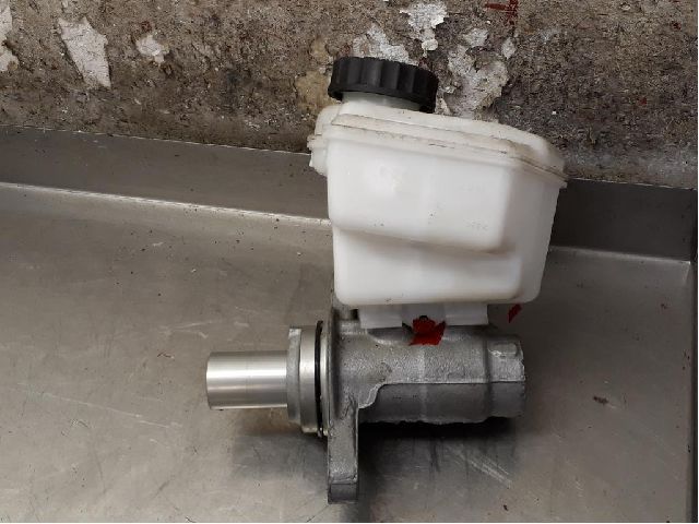 Brake - Master cylinder TOYOTA SUPRA (DB_)