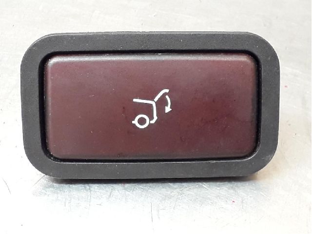 Tailgate/boot open switch button