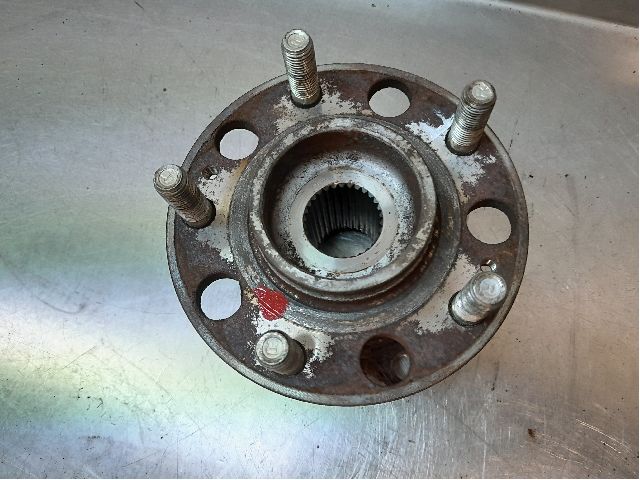 Front hub KIA SORENTO III (UM)
