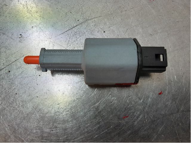 contact feu stop VOLVO XC40 (536)
