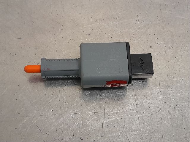 contact feu stop VOLVO XC40 (536)
