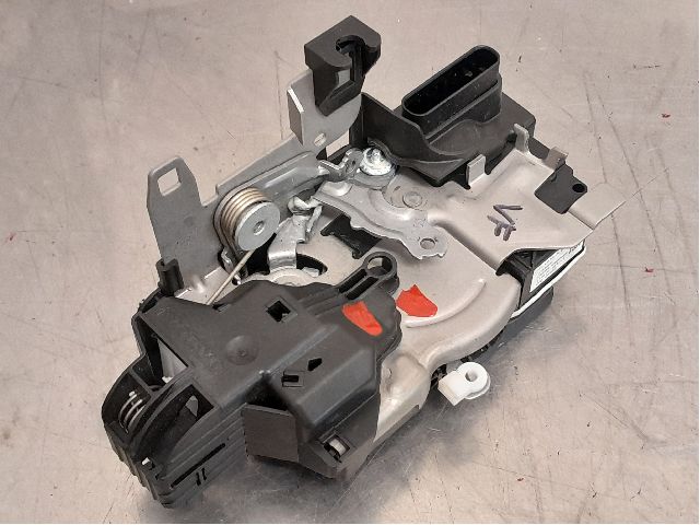 Volvo XC60 II (246) Door lock 31349894, C26966-106, 32353629