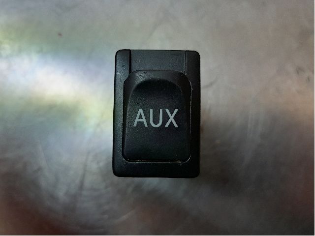 Câble adaptateur AUX