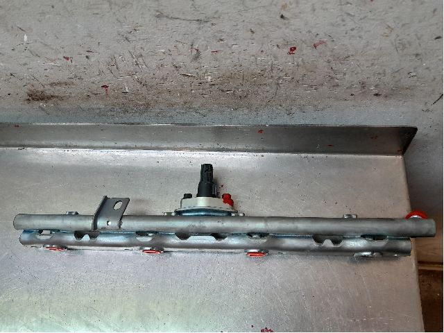 High-pressure rail / injection nozzle pipe TOYOTA RAV 4 V (_A5_, _H5_)