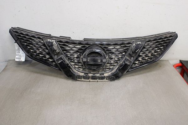 Grill / gitter NISSAN QASHQAI II SUV (J11, J11_)