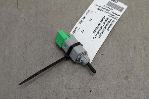 contact feu stop RENAULT MEGANE IV Grandtour (K9A/M/N_)