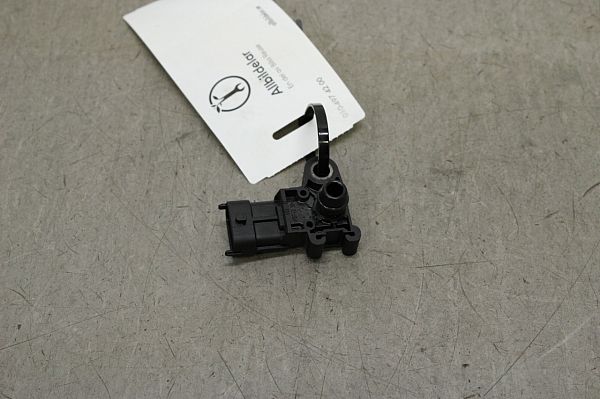 common rail (Injectie) / Verstuiver Brug FORD FOCUS III