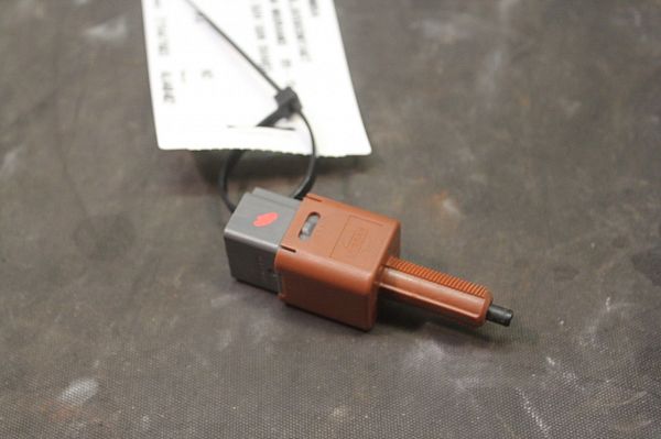 contact feu stop NISSAN MURANO II (Z51)