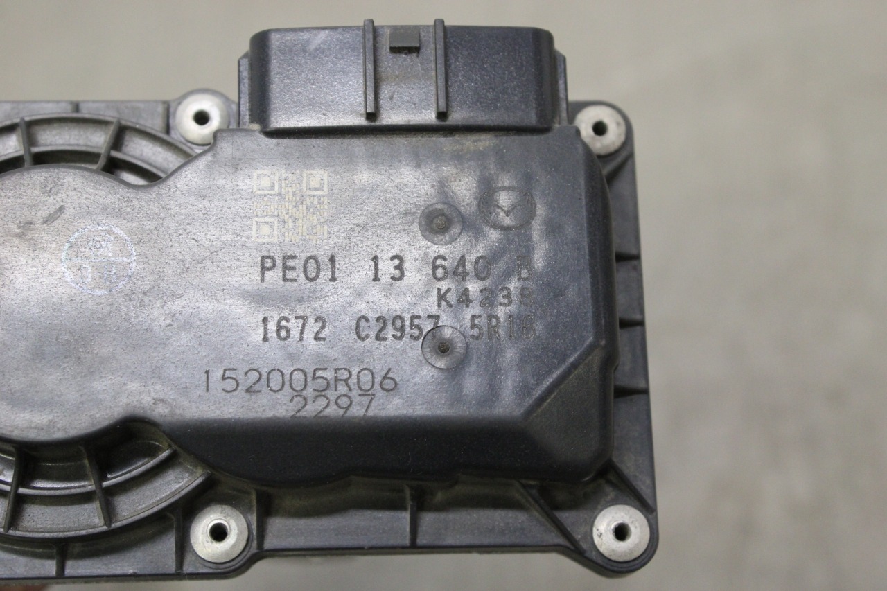 PE01-13-640-B : Throttle switch and Throttle casing
