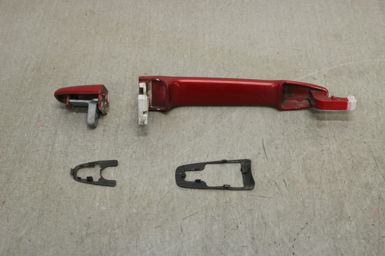 じゃミラ Front Door Handle Left Outer 5716A031XA For Mitsubishi L200 Triton