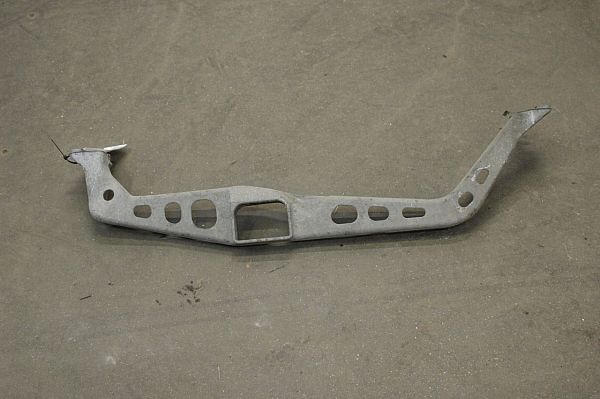 Traverse Moteur avant AUDI A4 (8K2, B8)