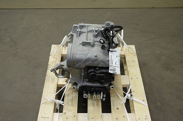 Motor - elektrisk - foran RENAULT ZOE Hatchback Van (BFM_)