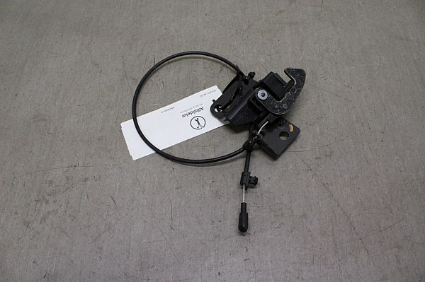 Convertible roof latch