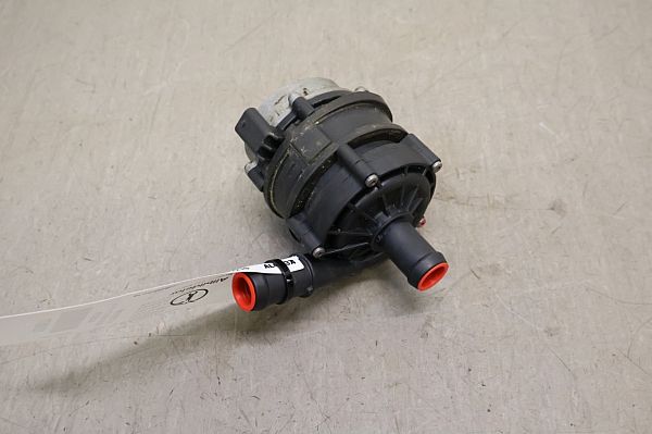 Water pump VOLVO C40