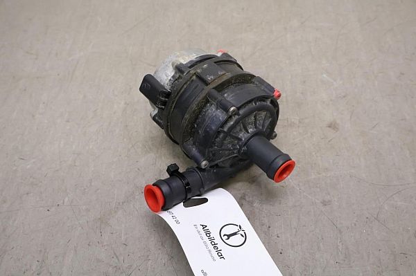 Water pump VOLVO C40