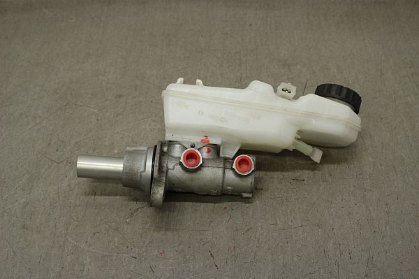 Brake - Master cylinder TOYOTA AURIS (_E18_)