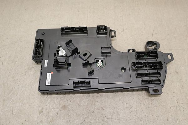 Moduł sterowania - różne TESLA MODEL 3 (5YJ3)