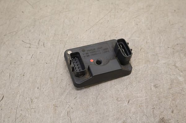 Moduł sterowania - różne TESLA MODEL 3 (5YJ3)