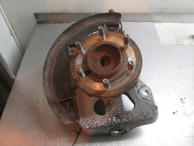 Spindle - front LINCOLN NAVIGATOR (UN173)