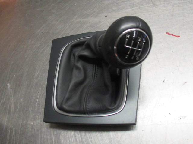 Pommeau de levier de vitesse AUDI A3 Sportback (8PA)