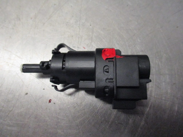 Switch - brake light FORD MONDEO IV Turnier (BA7)
