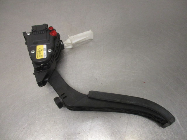 Accelerator pedal PORSCHE CAYENNE (9PA)