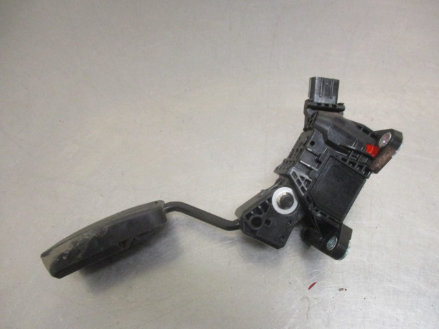 Accelerator pedal HONDA CR-V IV (RM_)