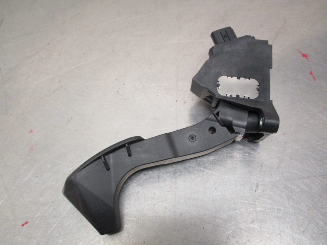 Speederpedal TOYOTA AURIS (_E18_)