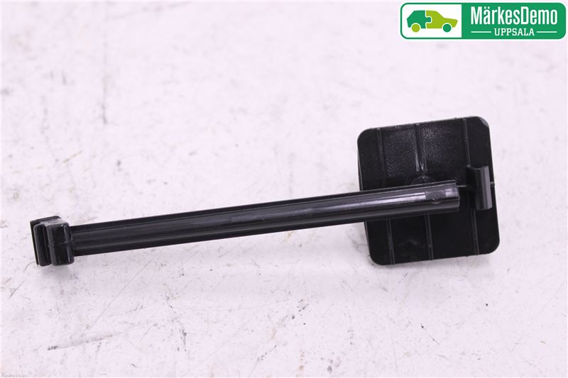 Rear window washer spray nozzle
