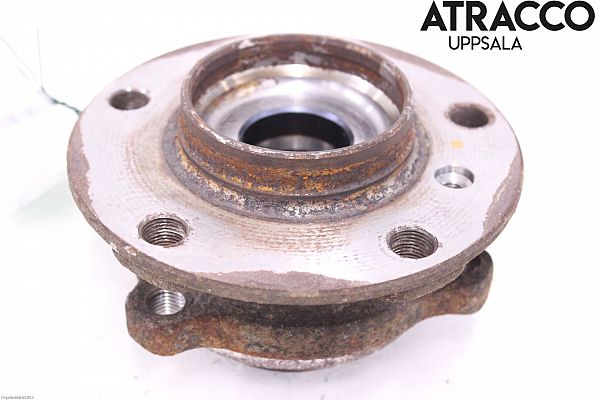 Front hub OPEL ASTRA H CLASSIC Estate (A04)