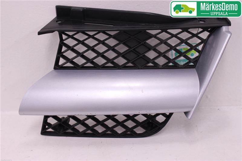 Kühlergrill MITSUBISHI OUTLANDER I (CU_W)