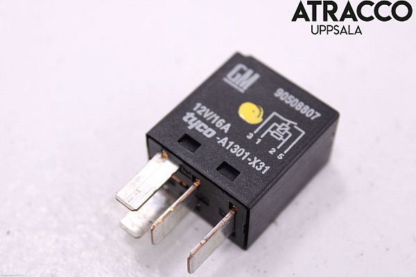 Diverse Relais SAAB 9-3 (YS3D)