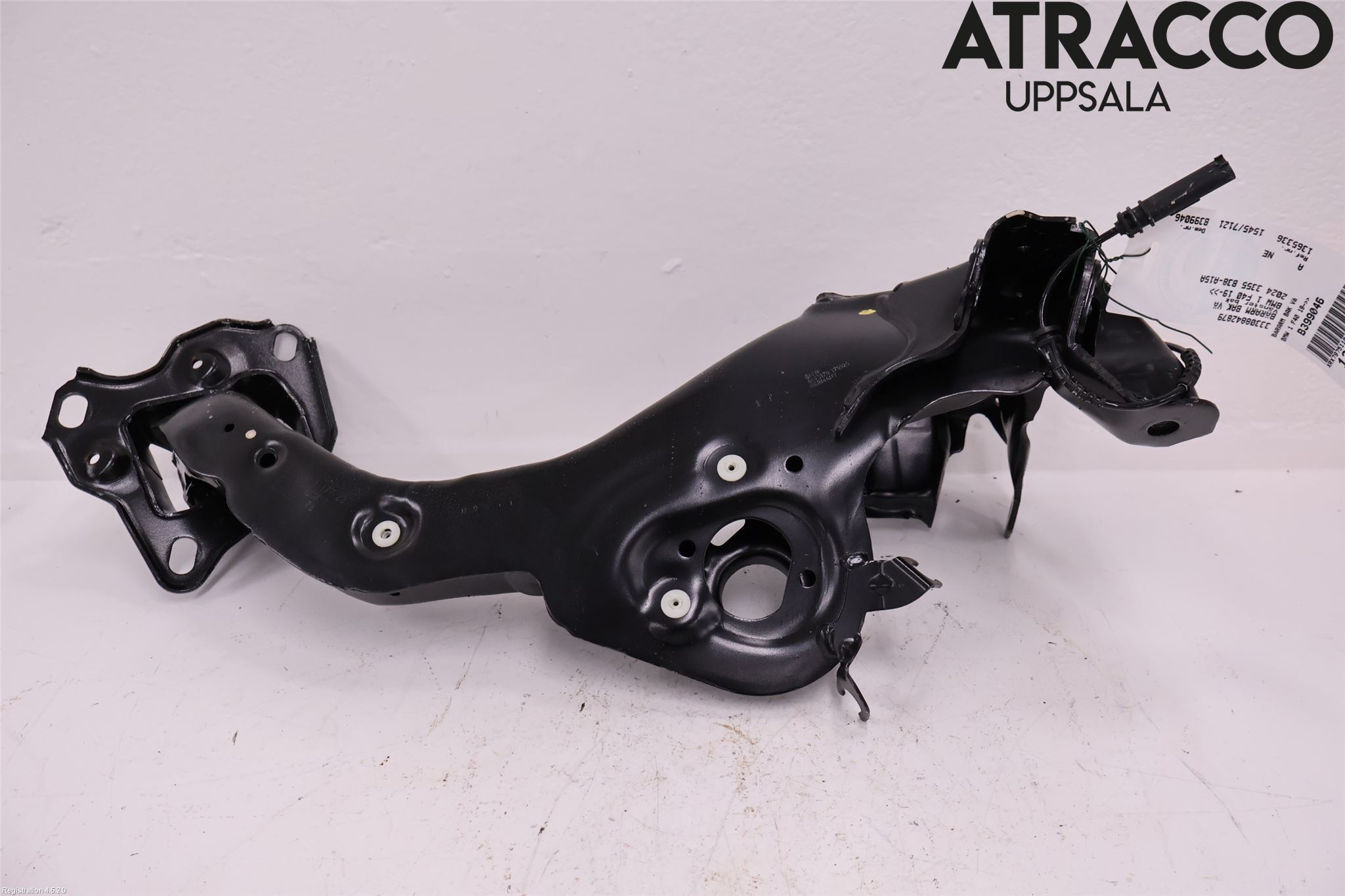 33308842879 : Spindle - rear and Wishbone - rear - Autoparts24