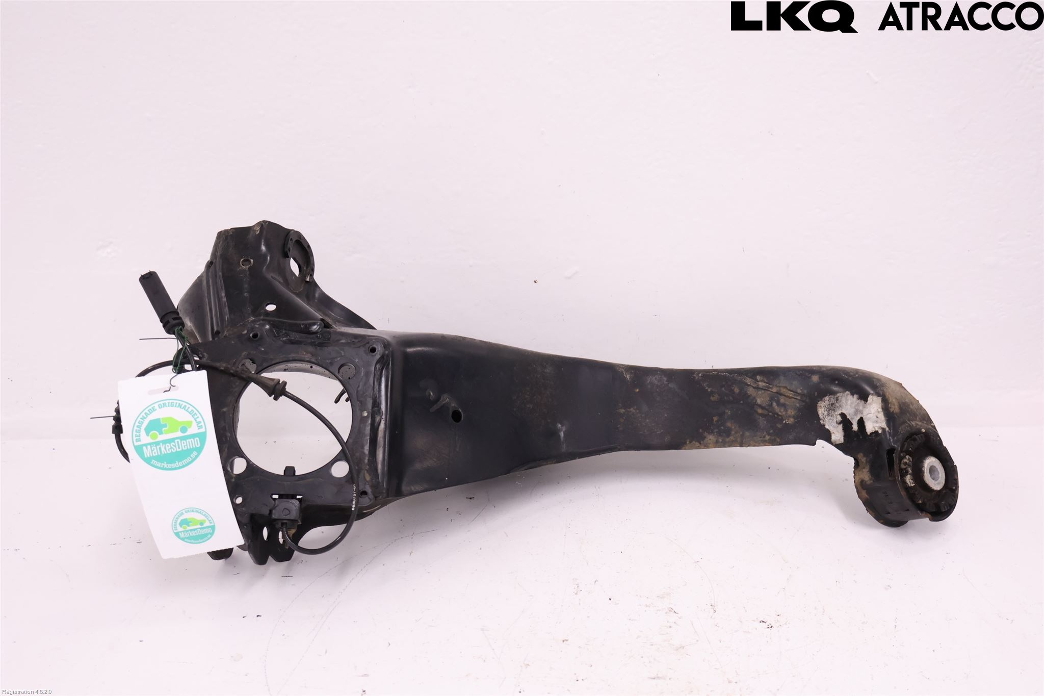 33308842879 : Spindle - rear and Wishbone - rear - Autoparts24