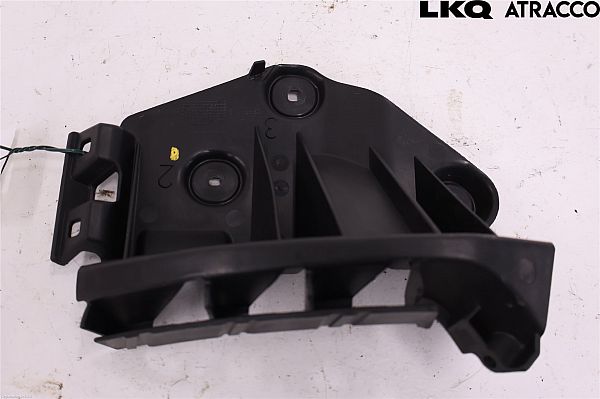 Rear bumper mounting bracket