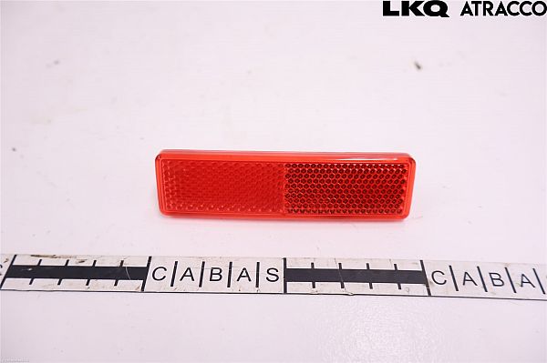 Rear light reflector