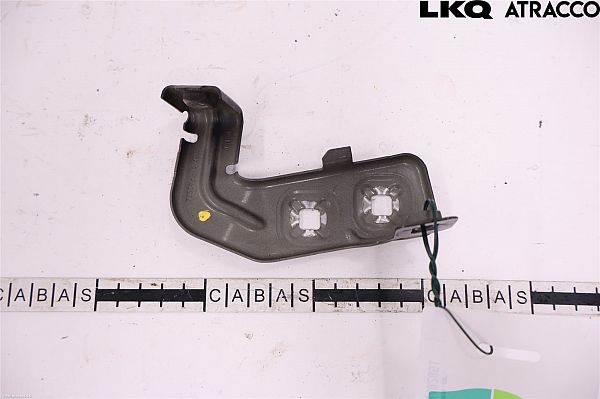 Fender mounting bracket