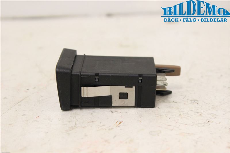contacteur sieges chauffants VW GOLF Mk IV (1J1)