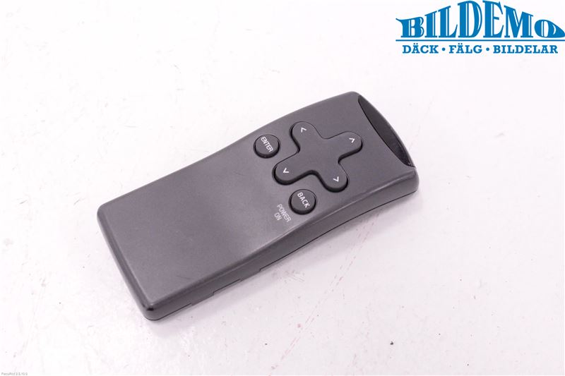 Head unit multimedia control